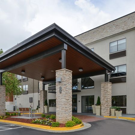 Holiday Inn Express & Suites Raleigh Ne - Medical Ctr Area By Ihg מראה חיצוני תמונה