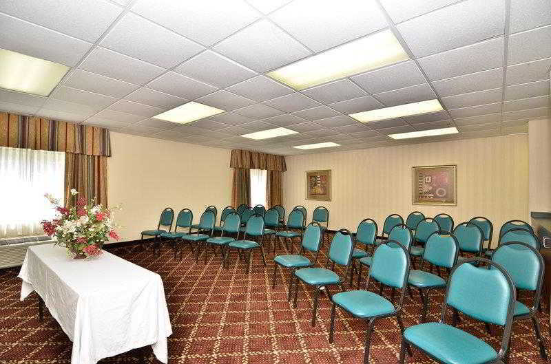 Holiday Inn Express & Suites Raleigh Ne - Medical Ctr Area By Ihg מראה חיצוני תמונה