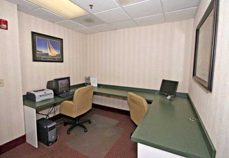 Holiday Inn Express & Suites Raleigh Ne - Medical Ctr Area By Ihg מראה חיצוני תמונה