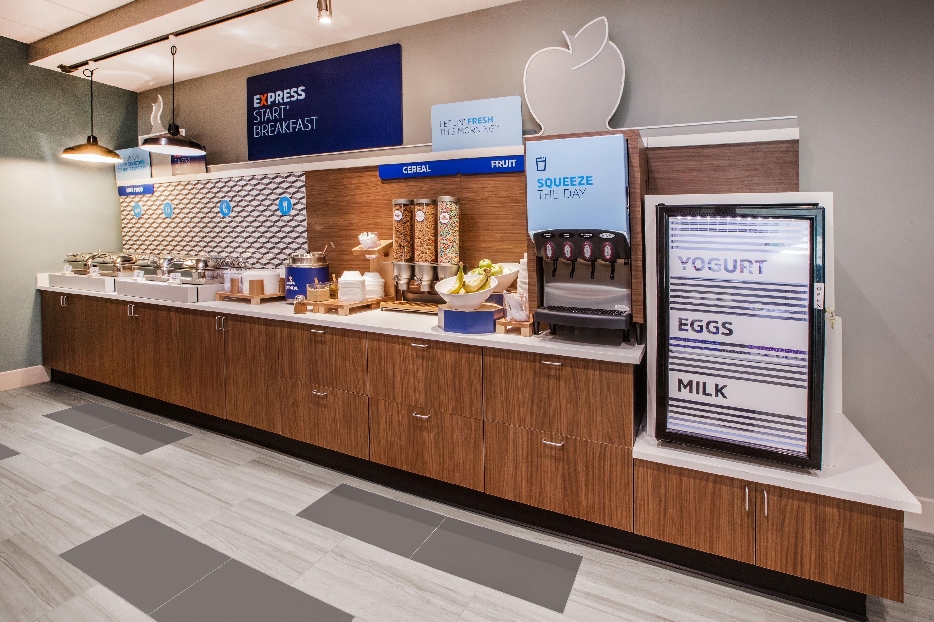 Holiday Inn Express & Suites Raleigh Ne - Medical Ctr Area By Ihg מראה חיצוני תמונה