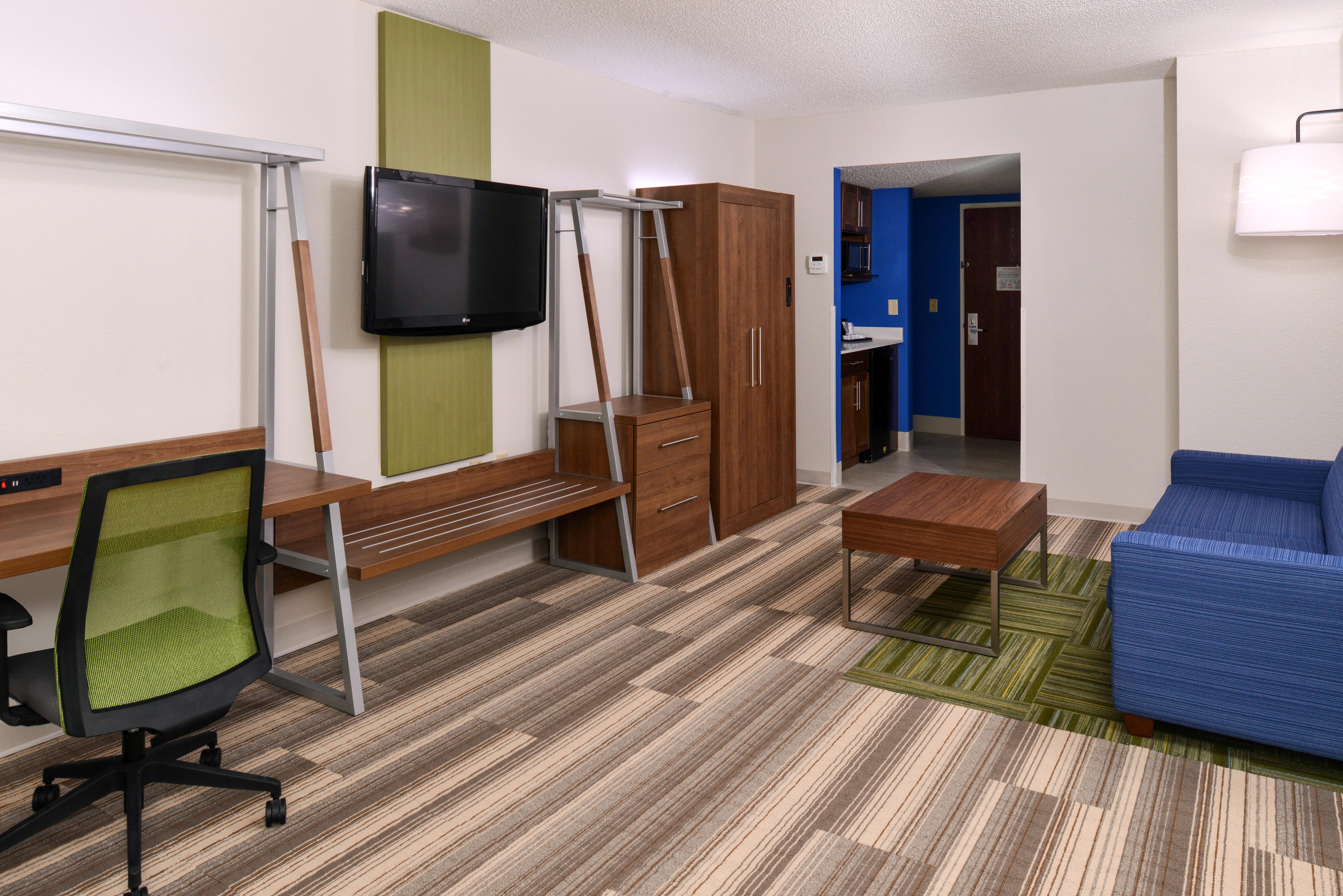Holiday Inn Express & Suites Raleigh Ne - Medical Ctr Area By Ihg מראה חיצוני תמונה