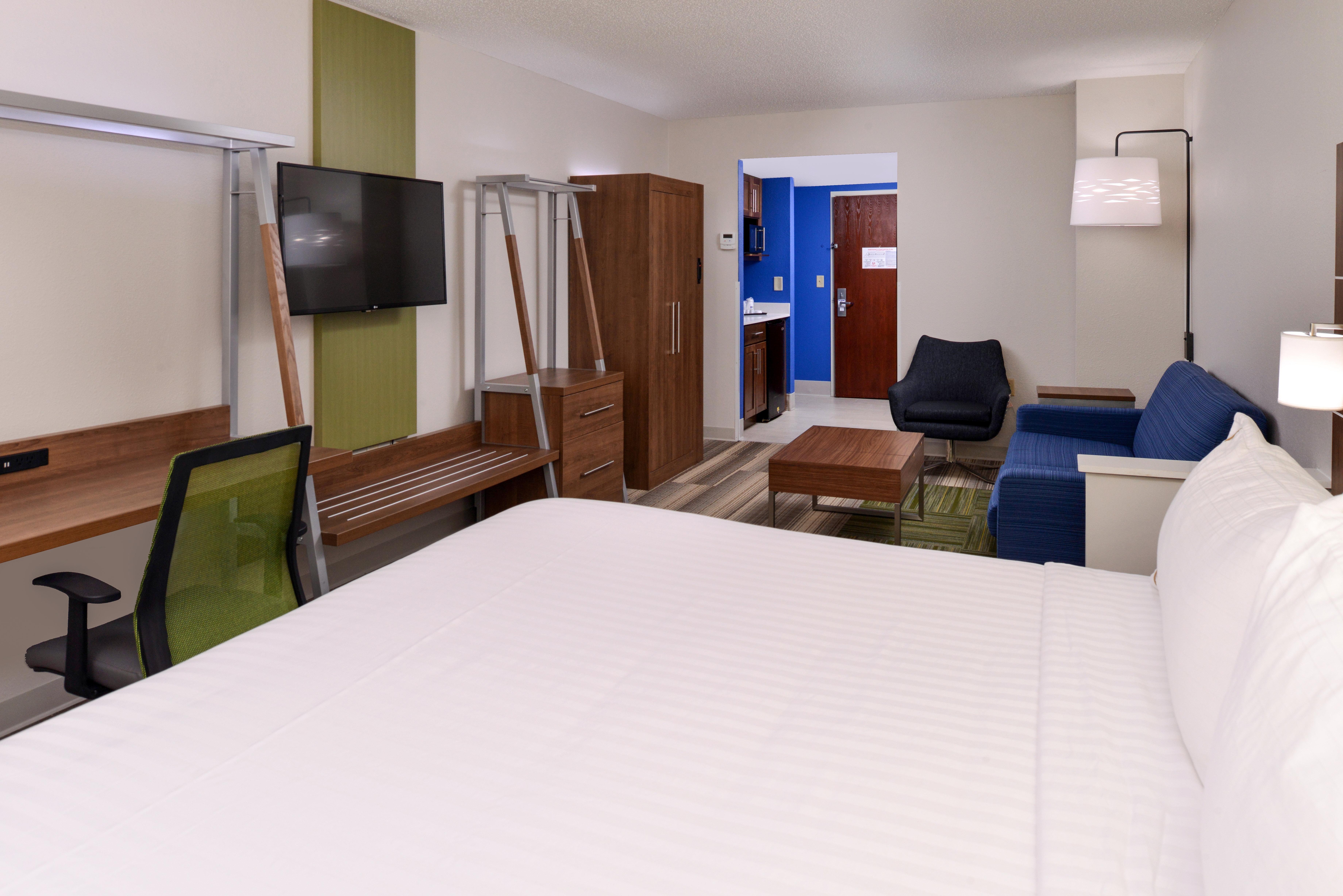 Holiday Inn Express & Suites Raleigh Ne - Medical Ctr Area By Ihg מראה חיצוני תמונה
