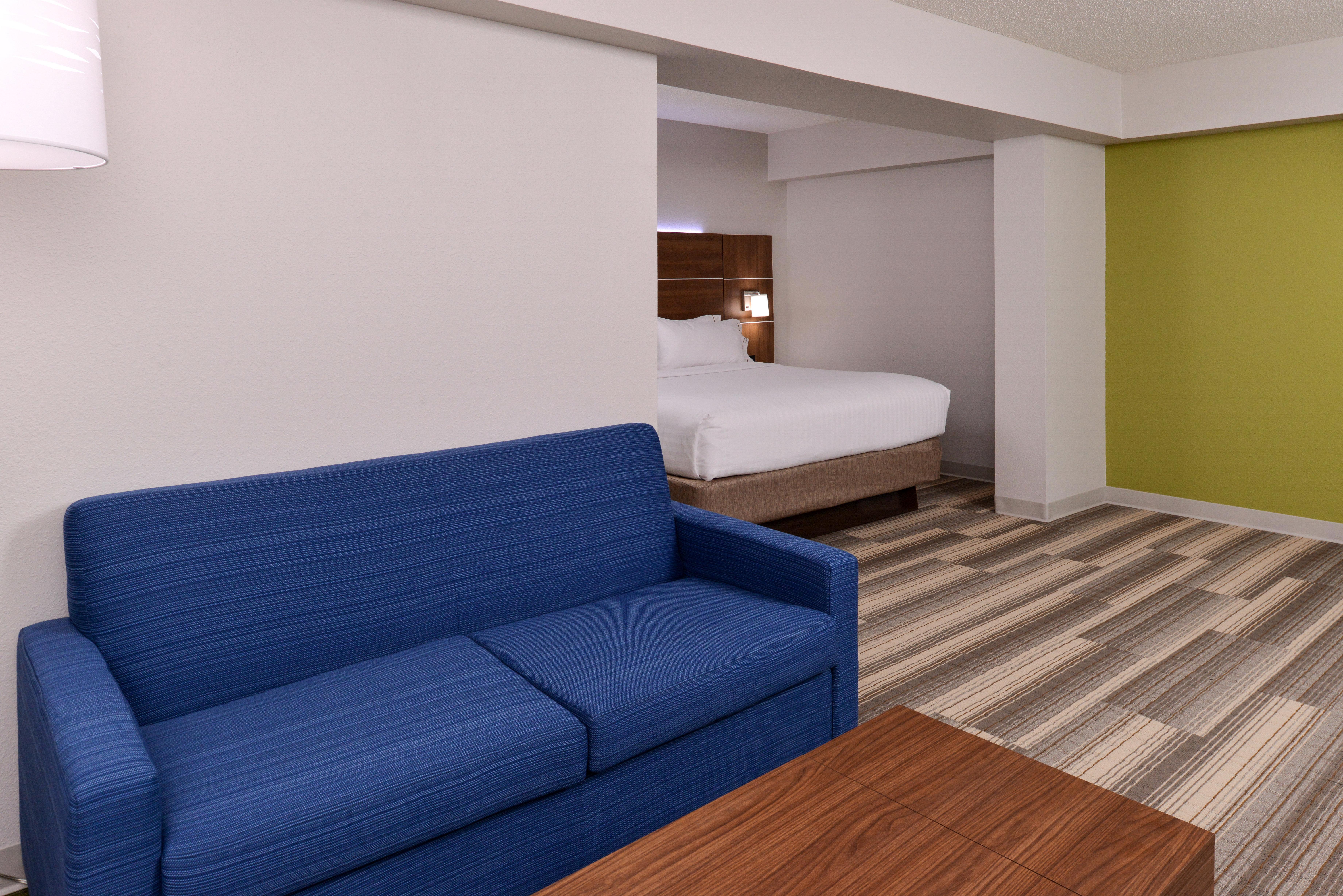 Holiday Inn Express & Suites Raleigh Ne - Medical Ctr Area By Ihg מראה חיצוני תמונה