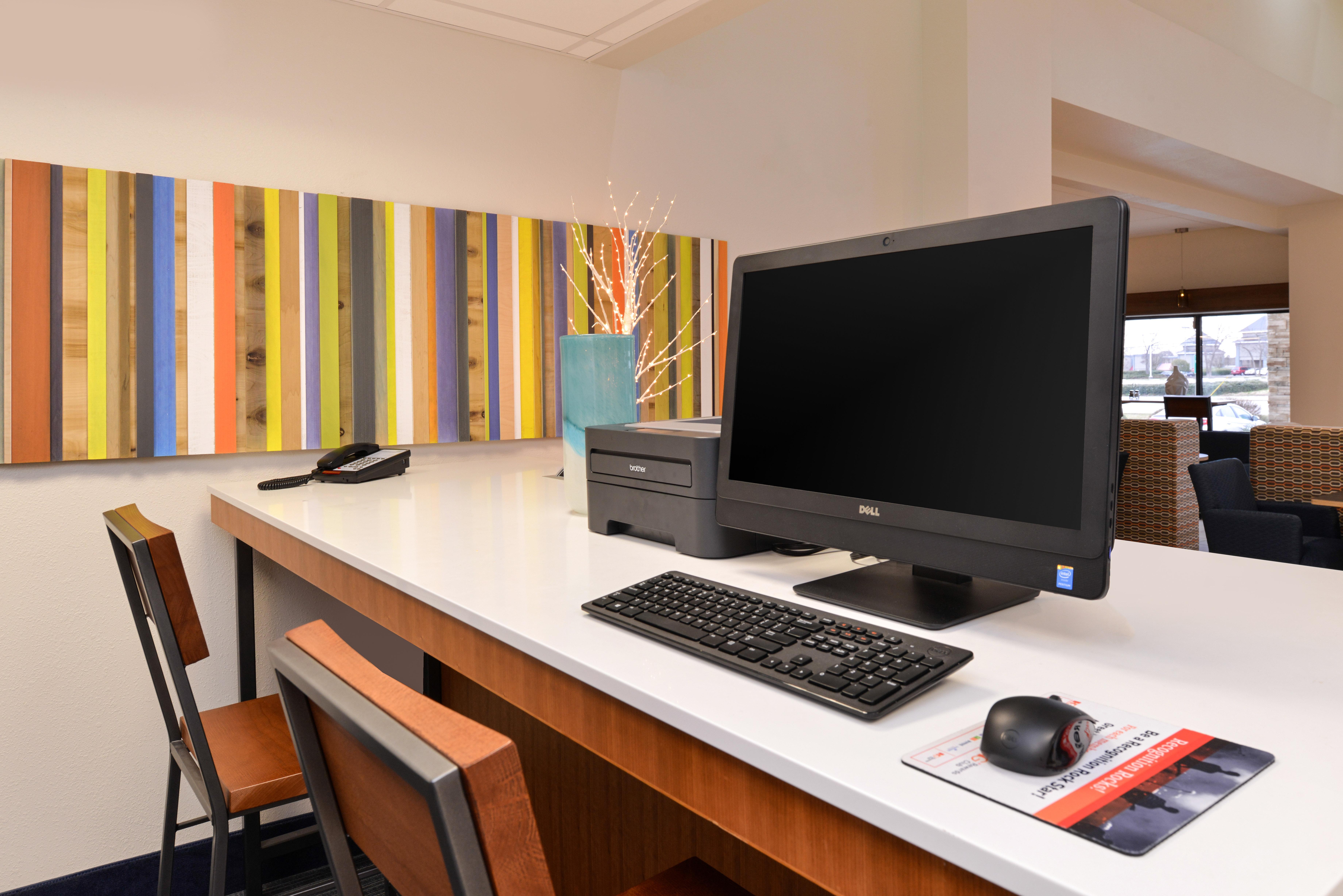 Holiday Inn Express & Suites Raleigh Ne - Medical Ctr Area By Ihg מראה חיצוני תמונה