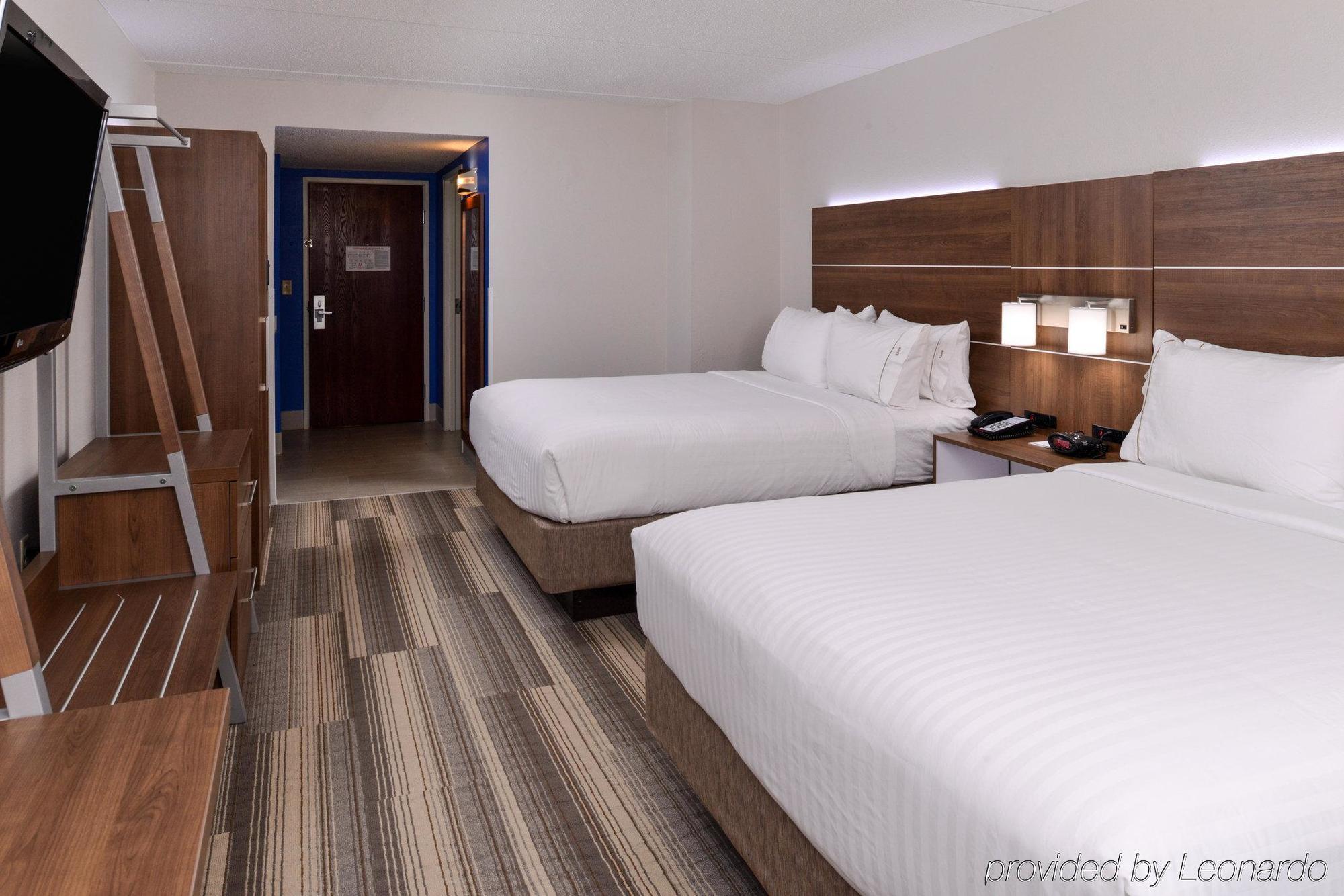 Holiday Inn Express & Suites Raleigh Ne - Medical Ctr Area By Ihg מראה חיצוני תמונה