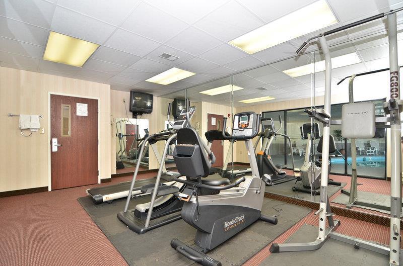 Holiday Inn Express & Suites Raleigh Ne - Medical Ctr Area By Ihg מתקנים תמונה