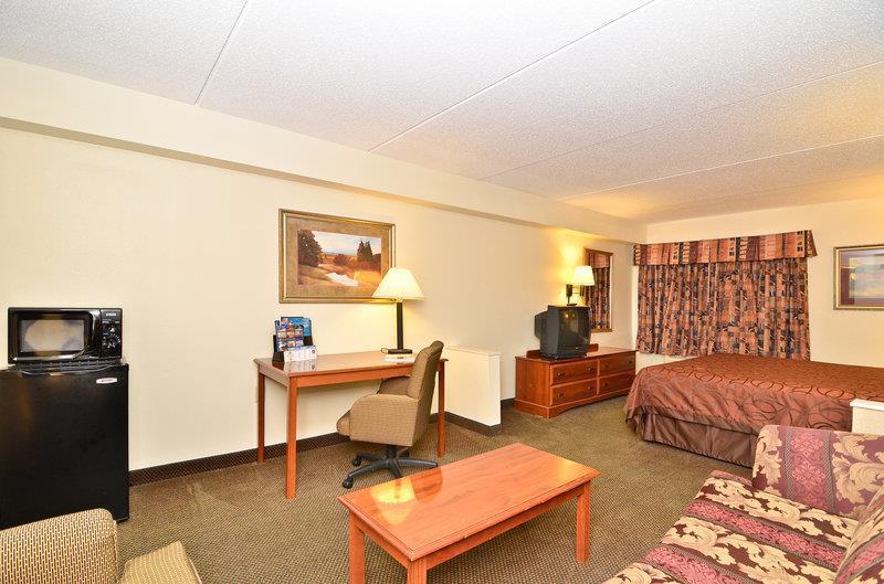 Holiday Inn Express & Suites Raleigh Ne - Medical Ctr Area By Ihg חדר תמונה