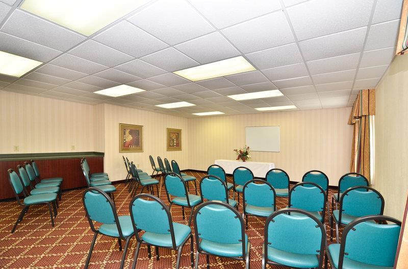 Holiday Inn Express & Suites Raleigh Ne - Medical Ctr Area By Ihg מתקנים תמונה